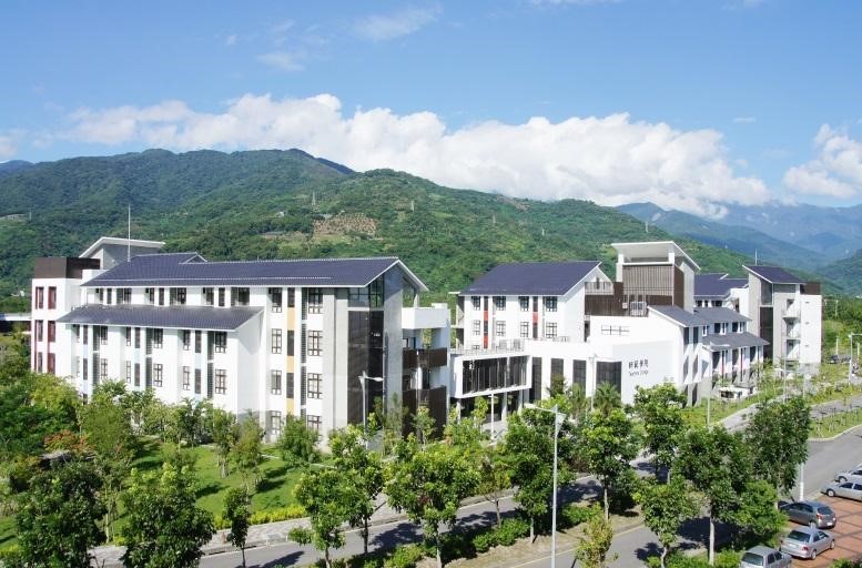 Teachers College Building with 8 elements of implementation - the ROC Green Building Silver Grade Certification (Taitung University)
