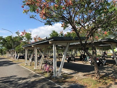 Sheltered students’ bicycle shelf.  (Taitung University)